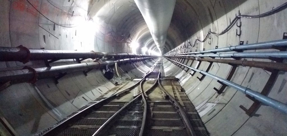 Rail de tuyaux de tunnel