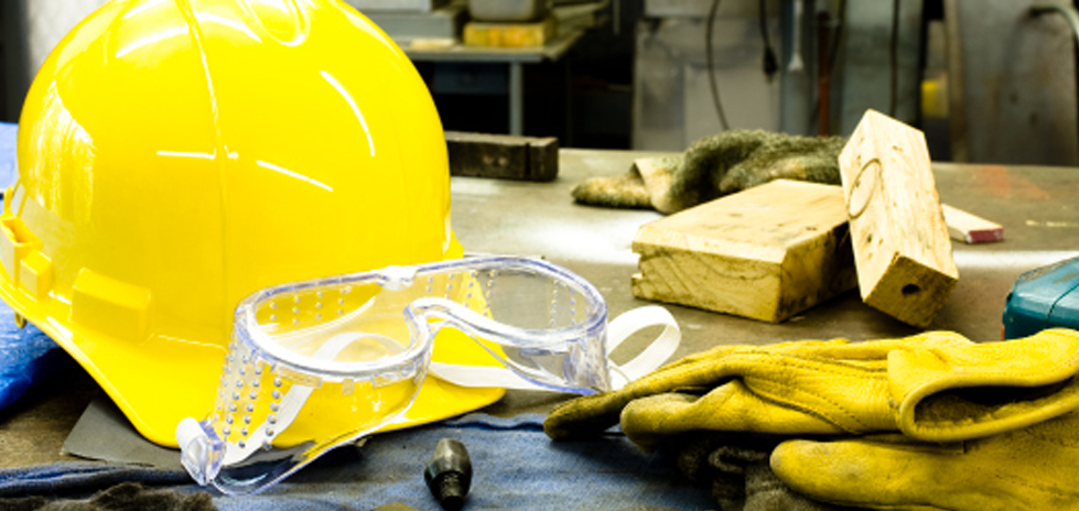 MRO 黃色安全帽 安全護目鏡 安全手套 工作台